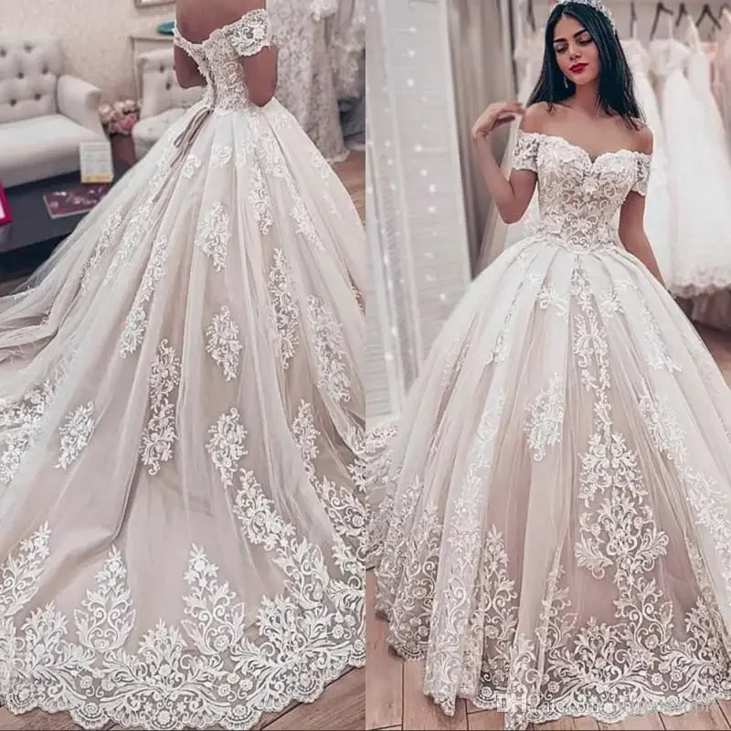 Robes de mariée en dentelle personnalisées, robe de Rh, décolleté en cœur, train de balayage à lacets, appliques, patients modestes, quelle que soit la robe