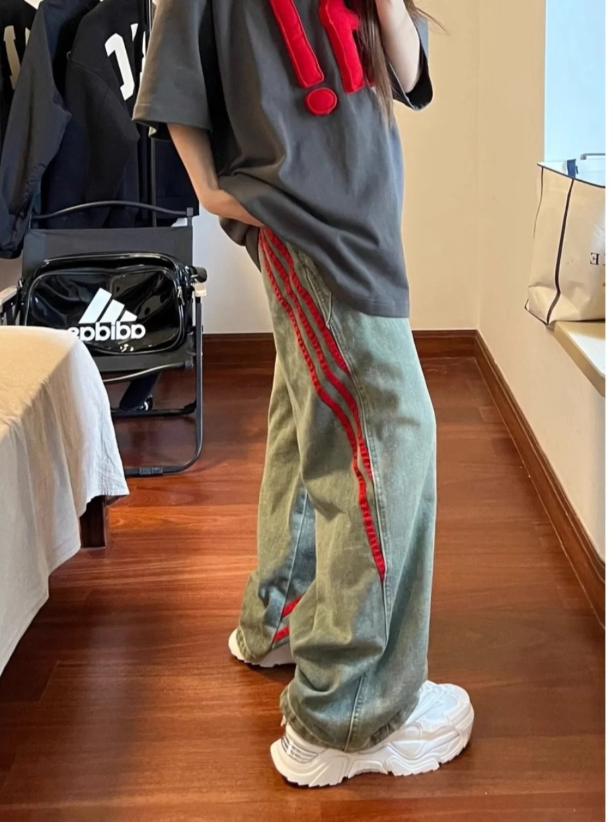 

Мужские джинсы в американском ретро-стиле с полосками, свободные прямые широкие брюки, осенняя новинка, повседневные, с дизайнерскими элементами, в стиле кэжуал.