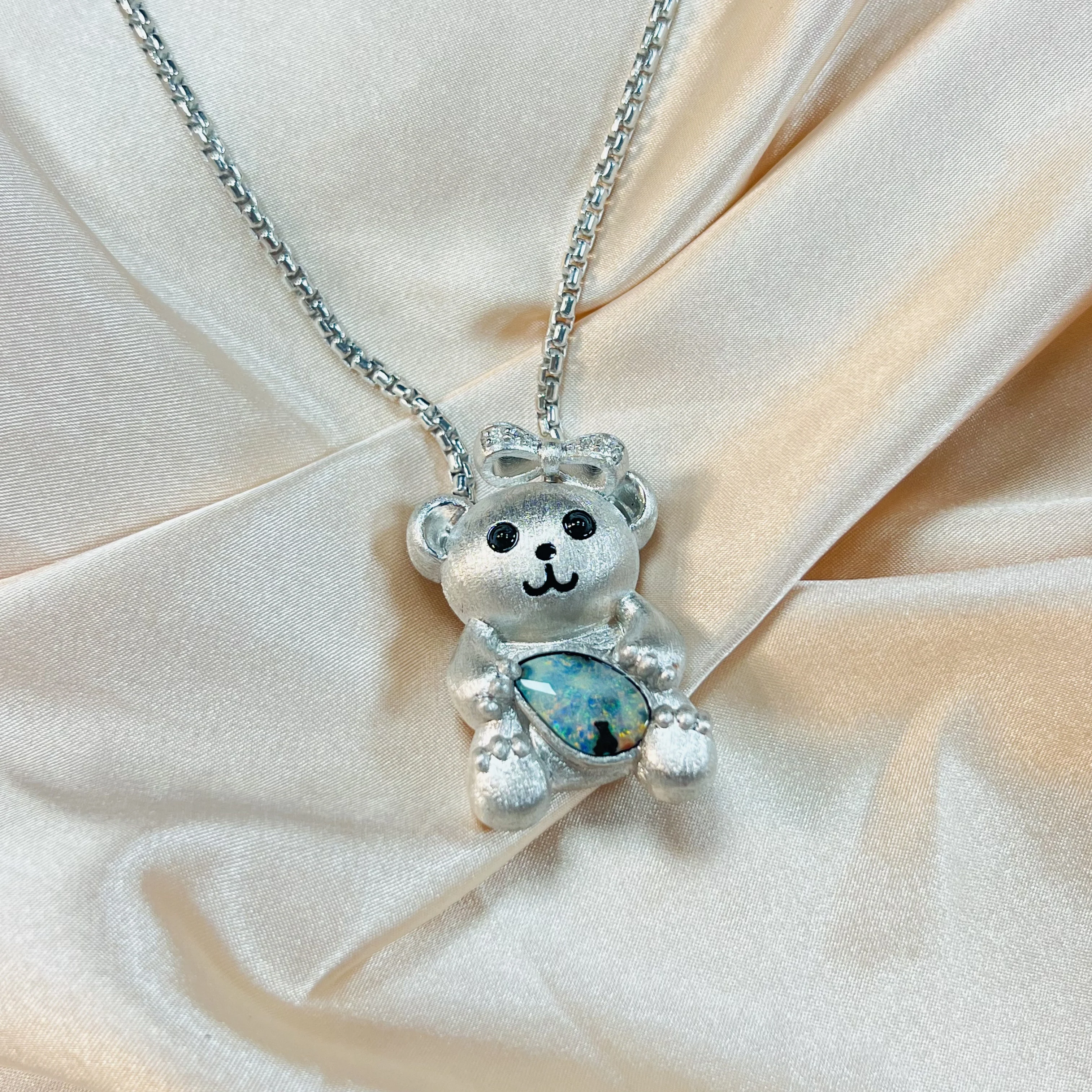 Bear necklace S925 silver inlaid opal original light luxury niche design sense of senior temperament new birthday gift