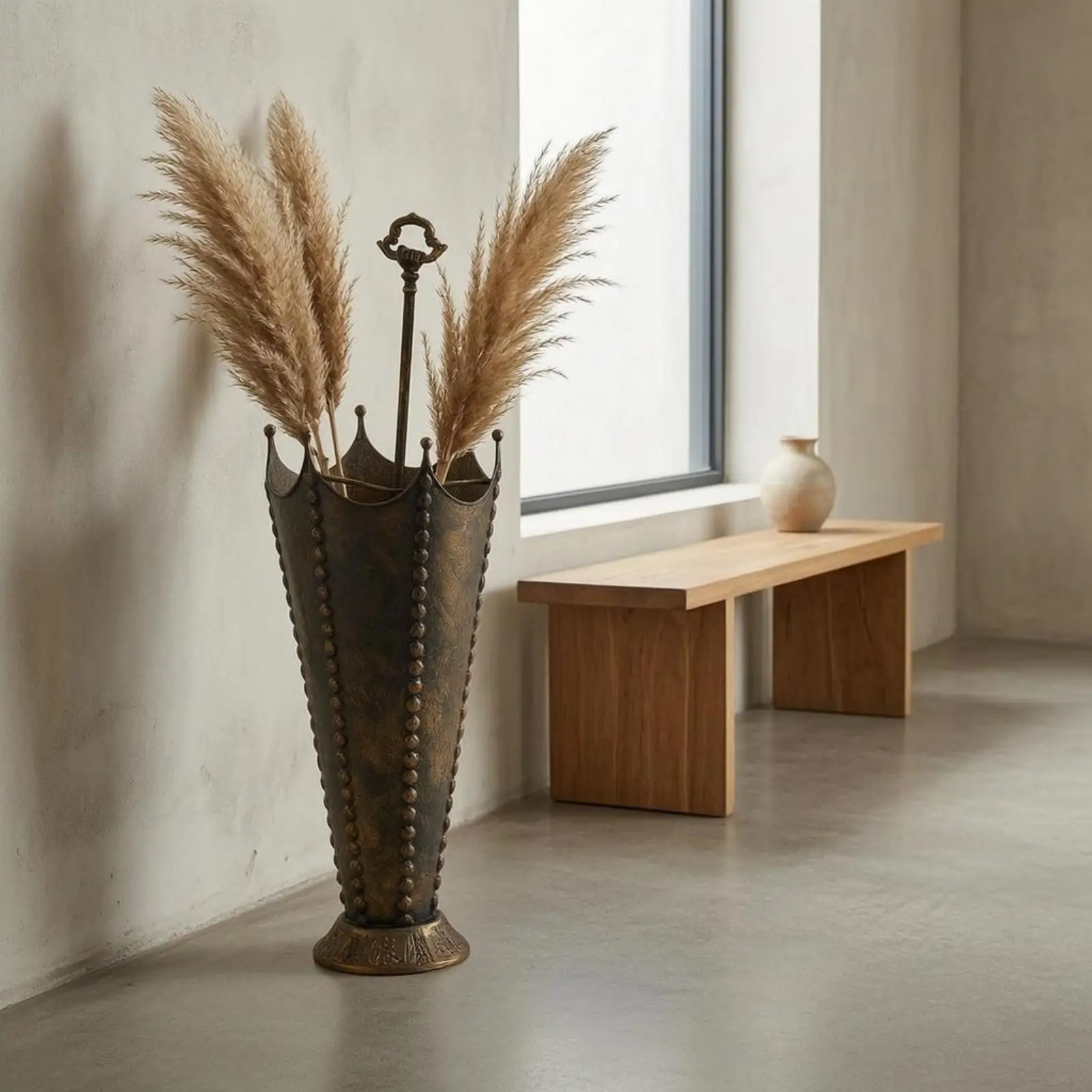 Metal Umbrella Stand Pedestal Base Home Storage Crowned Top for Living Space