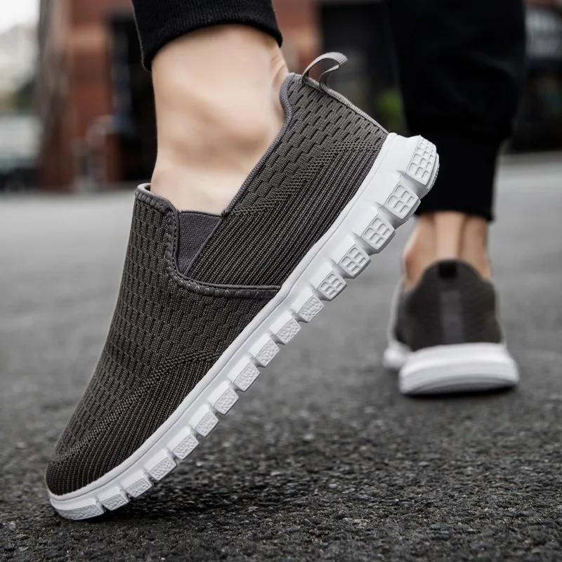 Herren schuhe Sommer Segeltuchs chuhe atmungsaktiv bequem im Freien Slip on Walking Sneakers klassische Slipper für männliche Tennis Größe 46