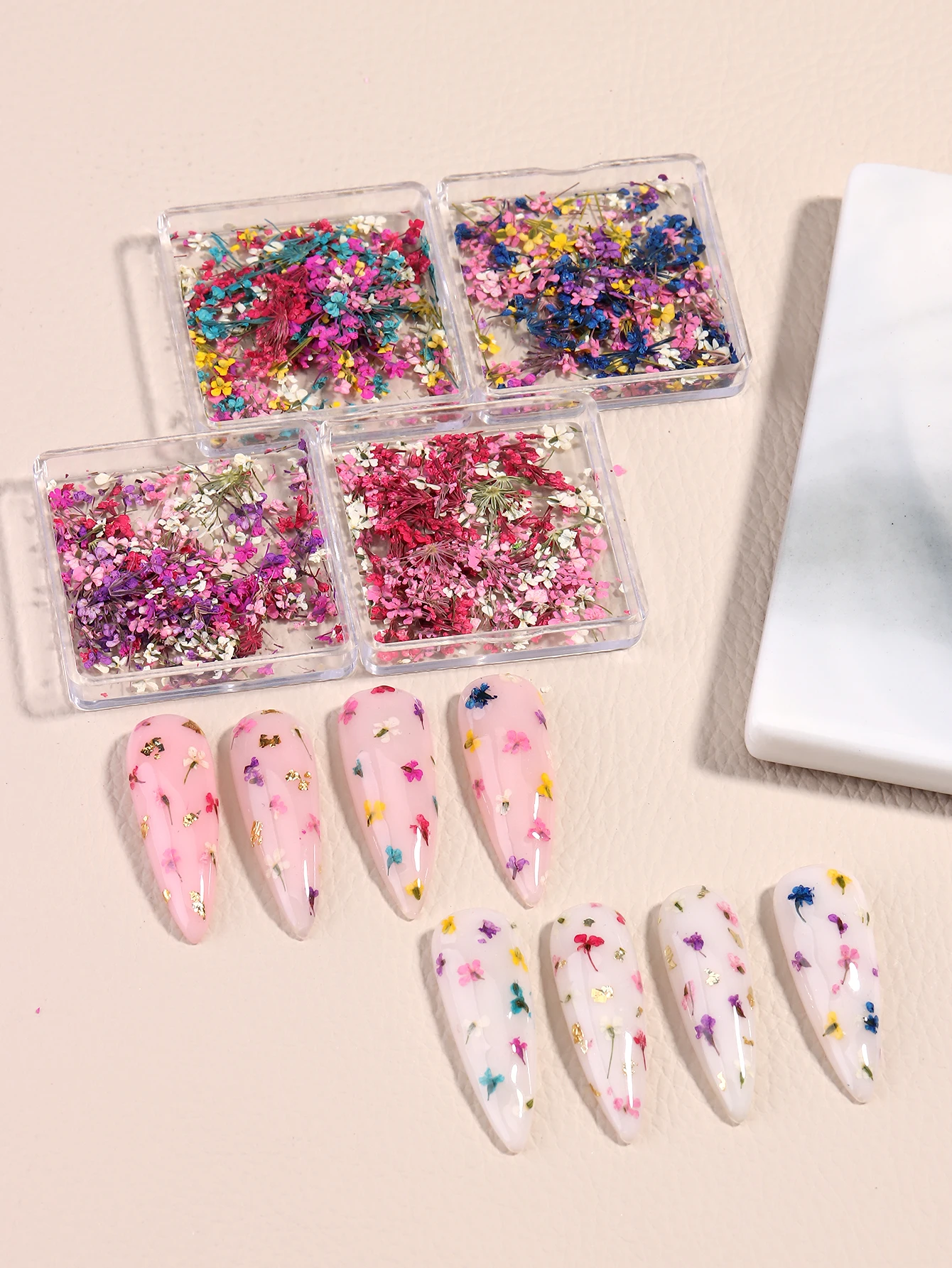 Gemischte Bunte Natürliche Blumen Nagelkunst-Charms Klein-Blau Gelb Rot Fünfblättrige Blume Natürliche Florale Maniküre-Accessoires – Detail 5
