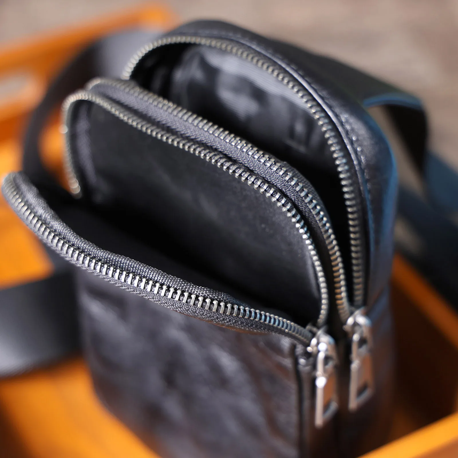S.WORKER Echtes Leder Herren Casual Brusttasche Mini 7 Zoll Rindsleder Umhängetasche Modische Pflanzlich Gegerbte Leder-Handytasche – Detail 16