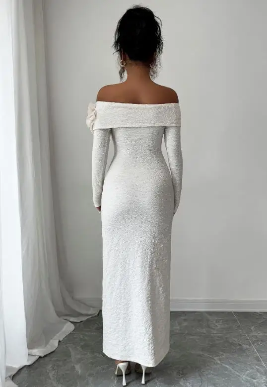 

One Collar Noble and Elegant Long Sleeved Dress,2025 Autumn New Style for Women, Elegant Temperament, Applique Wrapped Hip Dress