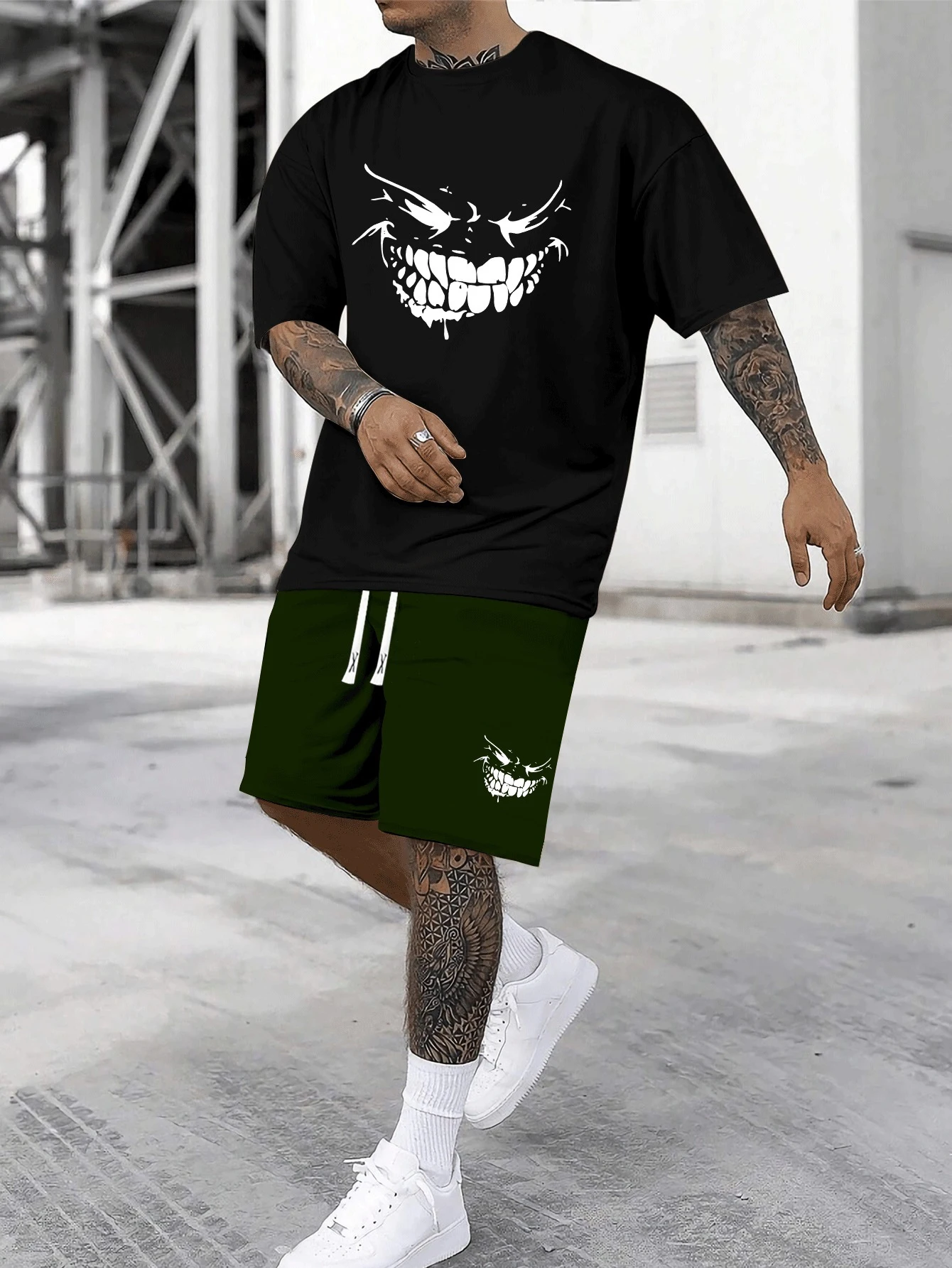 

2025 г., мужская модная футболка и шорты, спортивный комплект из двух предметов с игривым принтом, летняя свободная посадка, мужской повседневный уличный стиль в стиле хип-хоп