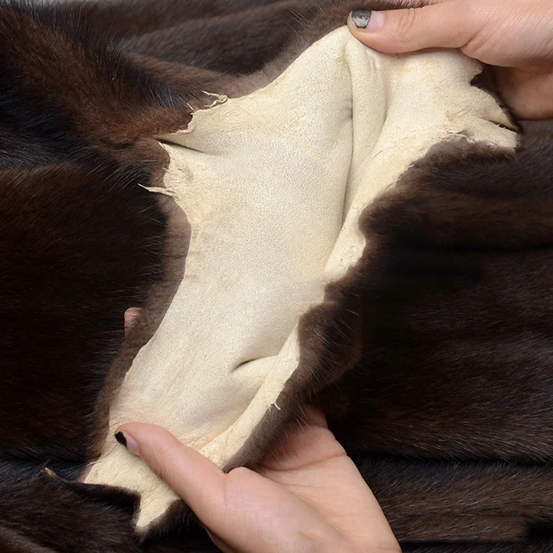 1Pcs Natural Mink Pelt Brown Color Luxury Fur for DIY Apparel Sewing Fluffy Trim Trimming Fabric Sewing Costume Craft Decoration