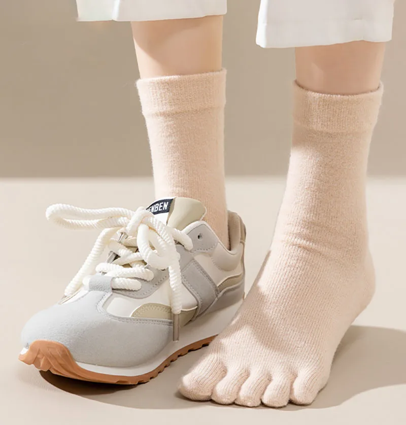 Autumn Winter Thicken Cashmere Five Toe Socks For Women Middle Tube Socks Candy Color Stretchy Five Finger Socks Split Toe Socks view 4