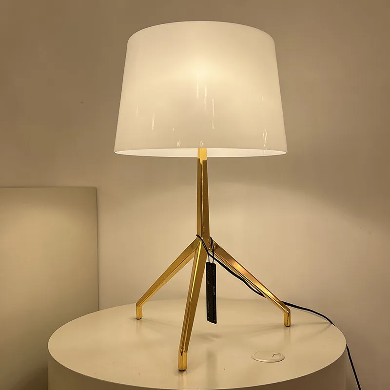 

Italian Designer Three Legged Table Lamp LED Bedroom Bedside Study Living Room Hotel Minimalist Glass Art Decoration Desk Lights