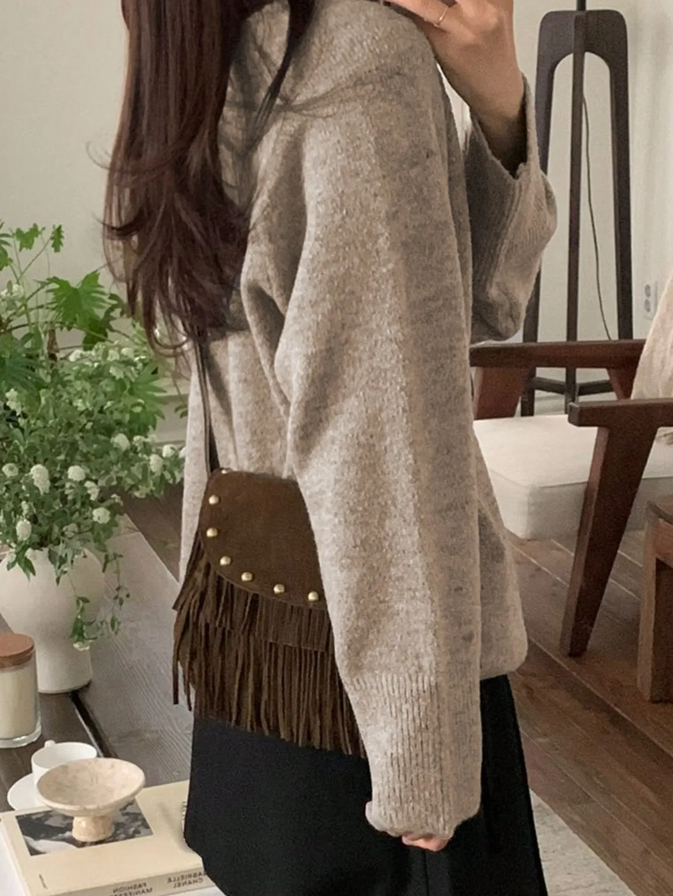 Classic V-Neck Pullover Knitwear Neutral Chic Quiet Luxury Aesthetic Long Sleeve Soft Jumper Top Warm Oatmeal Beige Melange Yarn Ribbed Cuffs And Hem Slouchy Fit For Campus Library Study Valentine Present