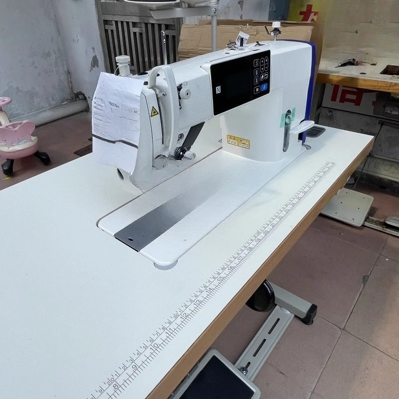 Oil-free industrial sewing machine integrated direct drive computerized lockstitch locomotive