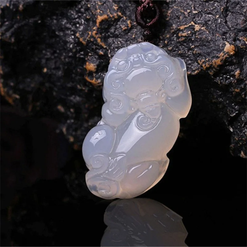 WholesaleAGoods Chalcedony Leather Break Factory Wholesale Ice Jade Jade Pendant Natural White Chalcedony Pendant