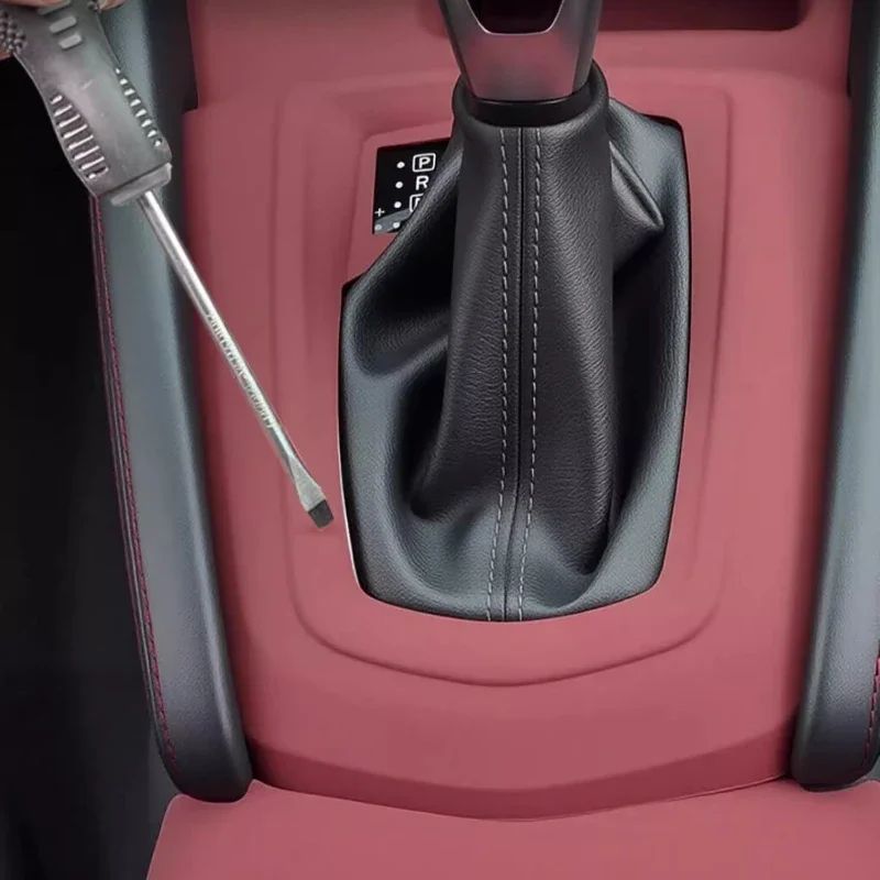 

Для ​ ​ Комплект силиконовых центральной консоли Nissan Qashqai J11/J12 — основание переключения передач и защитные подстаканники на 2019-2025 годы (противоскользящие коврики) ​ ​