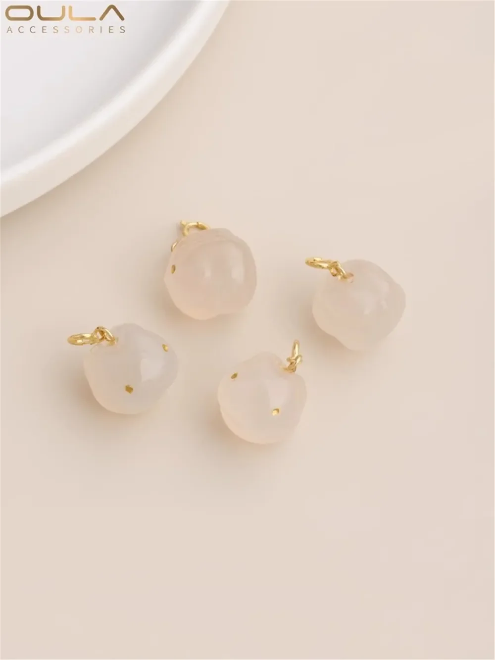 

Natural White Agate Carved Peach Heart Koi Fish Cute Rabbit Bamboo Pendant Rice Bead Road Diy Accessories