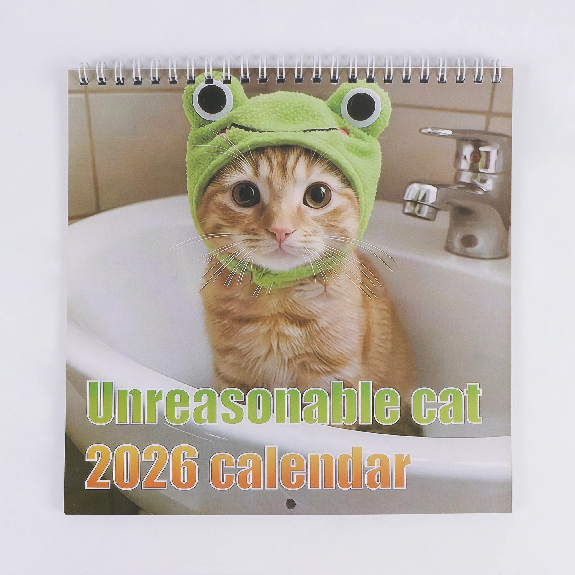 

Настенный календарь на 2026 — супер милый дизайн кота, элегантное украшение для рабочего стола для вашего дома, офиса или подарка для любителей кошек.