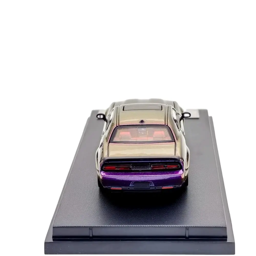 نموذج سيارة Stance Hunters 1:64 متدرج أرجواني للعضلات الرياضية - مجموعة محدودة، 14+، قطعة عرض قابلة للجمع SH