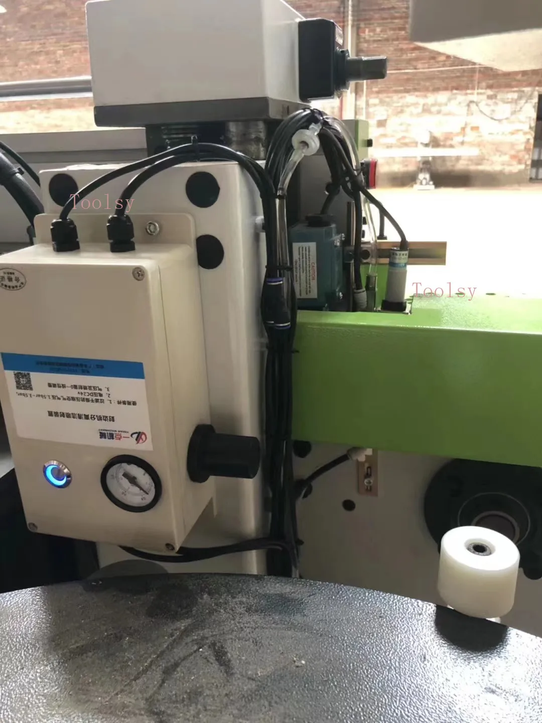 

Automatic edge banding machine cleaning device copper nozzle woodworking machinery parts automatic cleaning machine