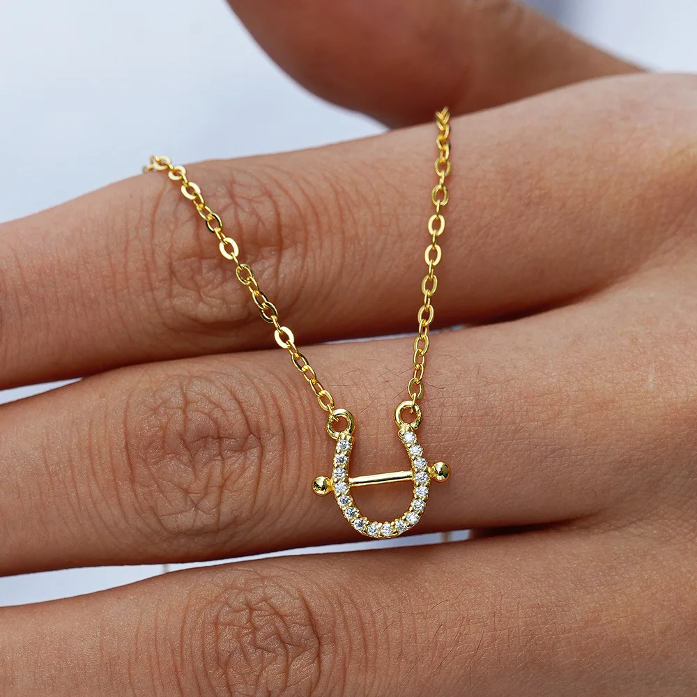 

Luxury 100% Real 18k Gold Women's Horseshoe Diamond Pendant Collarbone Chain Full Set Moissanite Necklace