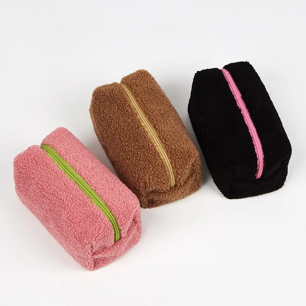 Cute Plush Makeup Bag for Women Portable Travel Small Cosmetic Bags Lambswool Zipper Toiletry Bag Washing Pouch Storage Bags