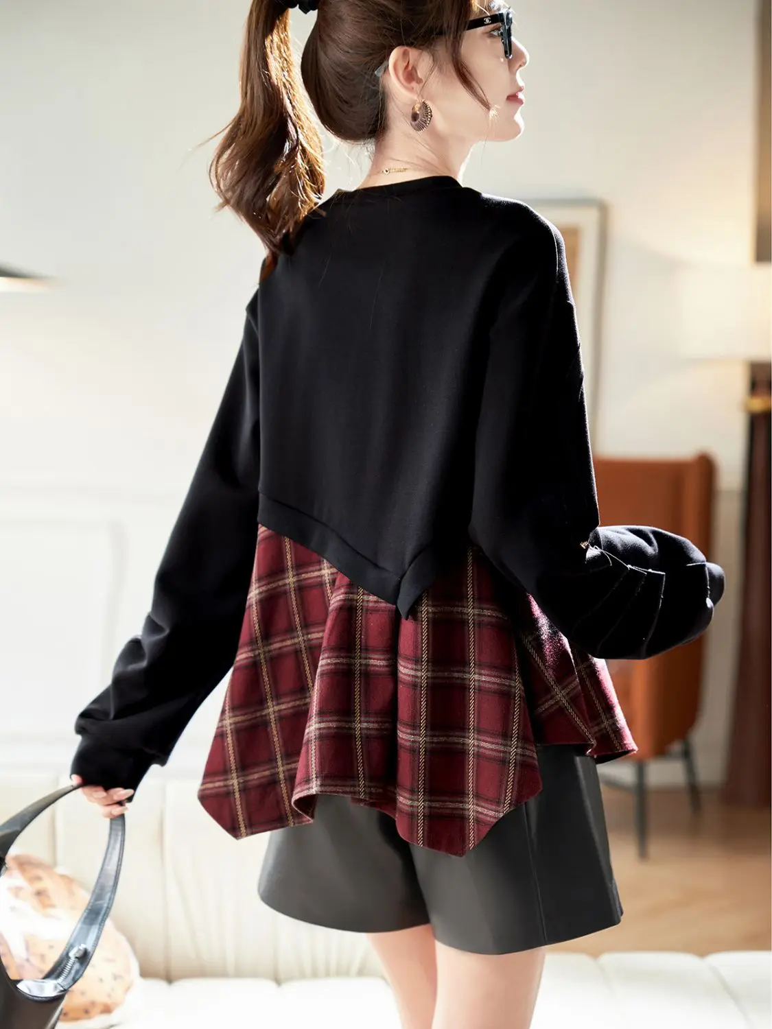 Fashion Round Neck Plaid Splicing Fake Two-piece Sweatshirt 2025 Autumn Pullover New Top
