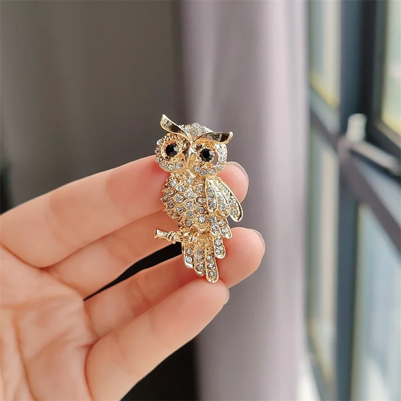 Luxury Rhinestone Studded Gold Color Owl Brooches For Women Clothing Suit Accessories Vintage Elegant Owl Brooch Pins Jewelry