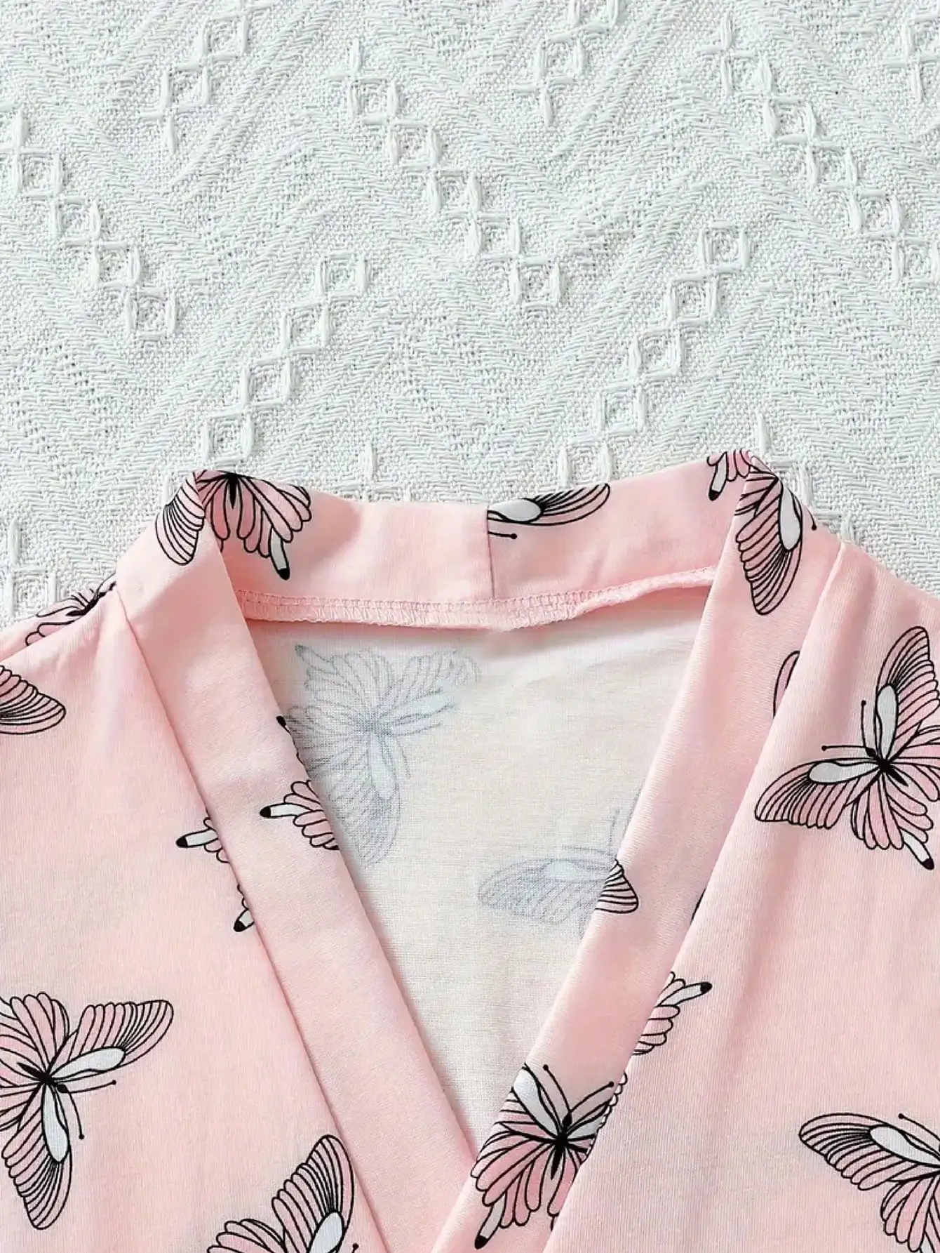 3-teiliges Set für Kinder, Mädchen, Cami-Top mit Schmetterlingsdruck, gerüschte Spitzen-Shorts, Bademantel-Set mit Gürtel, Allover-Print-Loungewear für Mädchen – Detail 5