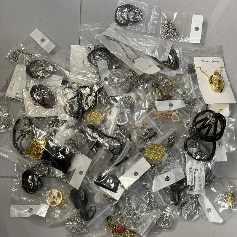 Jollyhit Mystery Jewelry Jar - Conjunto de bisutería retro Vibes para ella y cumpleaños - Anillos bohemios, pendientes nostálgicos, collares