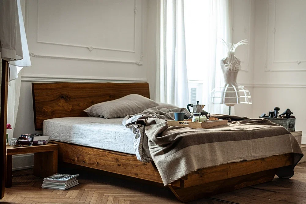 American high-end modern simple North American black walnut villa intercontinental master bedroom large board bed