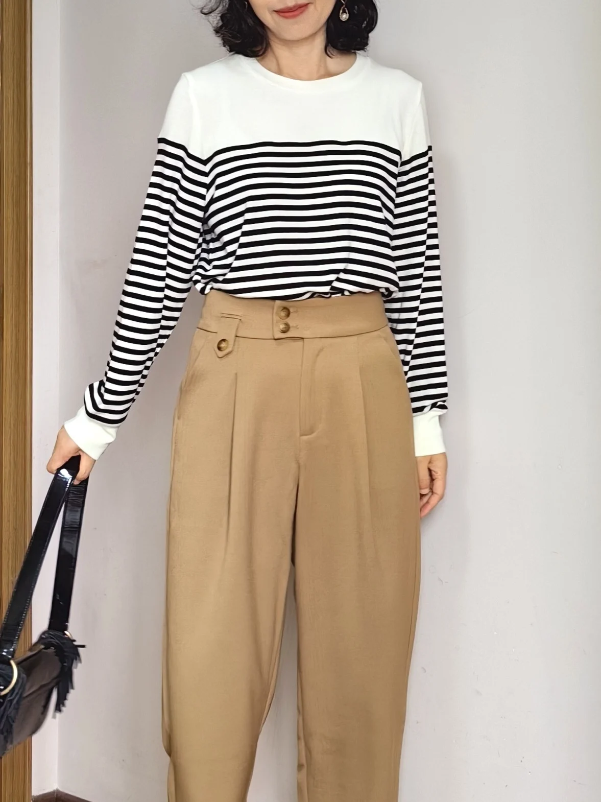 

Soft Knitted Stripe irt round Ne Base Layer Outerwear Top een Sve Casual Loose Fit Long Sve Women's Sweater