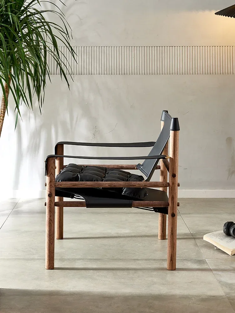 Sillón bajo de madera maciza de arte de lujo, CHAIR ADDE MID CENTURY SAFARI, sofá vintage de un solo diseño. Muebles para el hogar