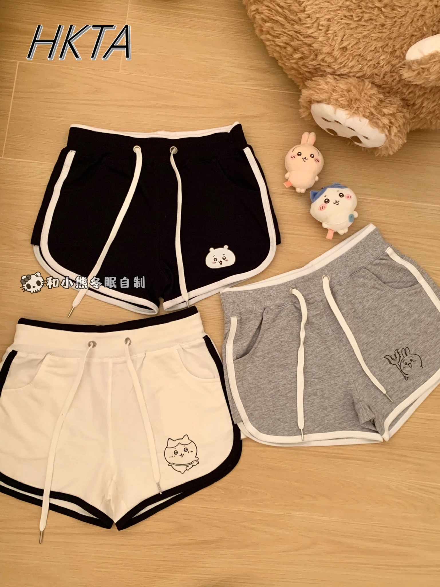 Pantaloncini casual larghi in tinta unita con stampa simpatico cartone animato giapponese Abbigliamento estivo da donna Pantaloncini sportivi con lacci versatili e sottili Pantaloni caldi