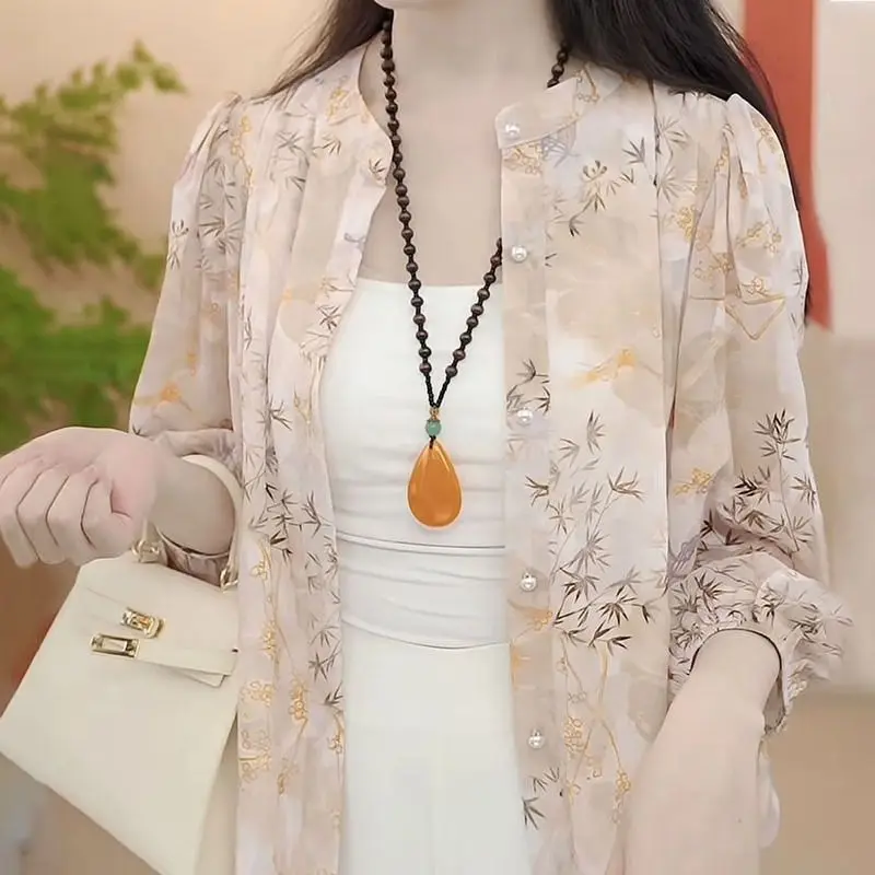 

Early Autumn New Fashionable Unique Beautiful Floral Shirt with Three-quarter Sleeves Loose Thin Style Mother Shirt for Women