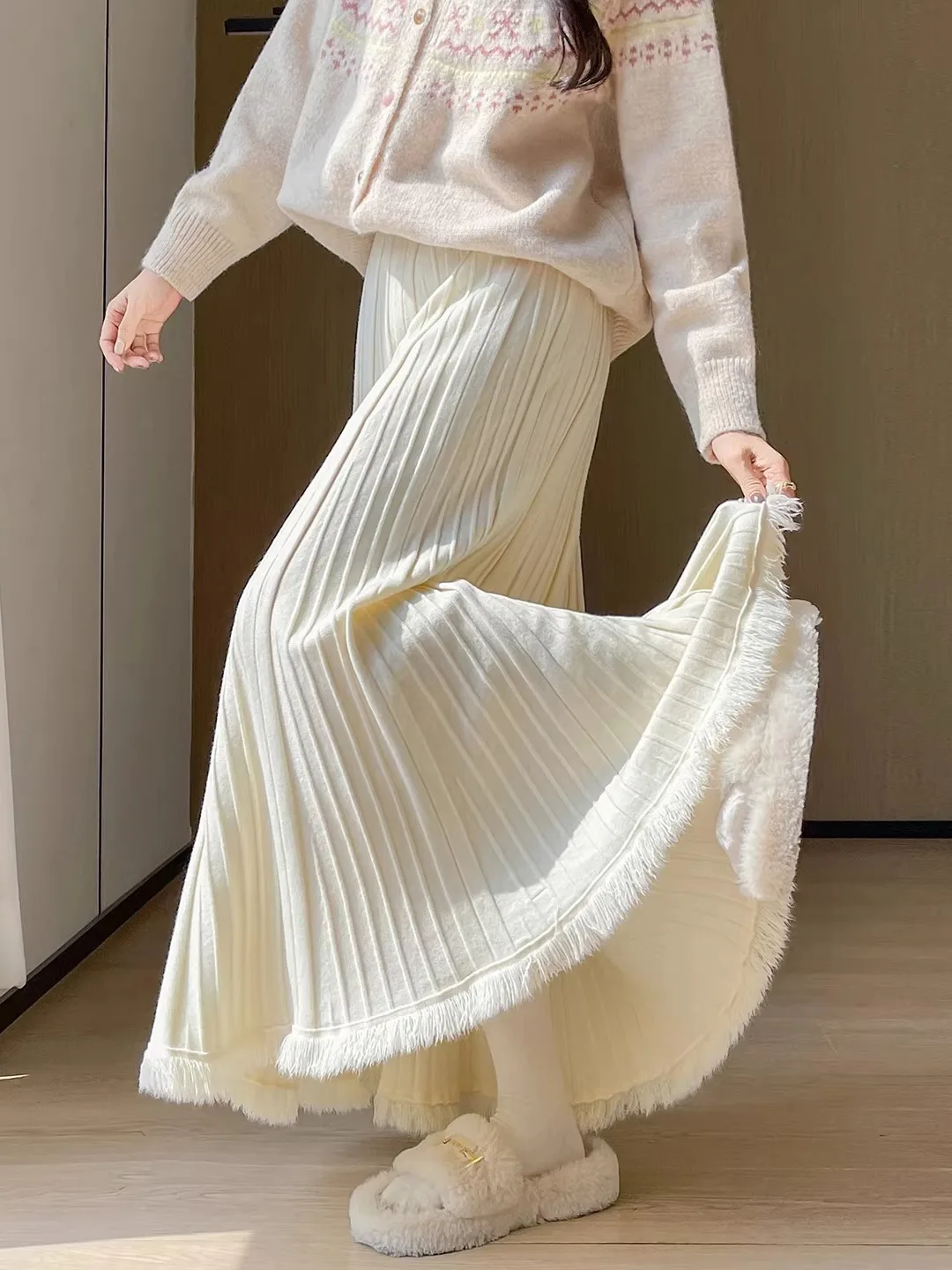 

Milk White Tassel Knitted Long Skirt Women's 2026 Spring Autumn Winter Match Sweater Straight Pleated Long Skirt Base Skirt
