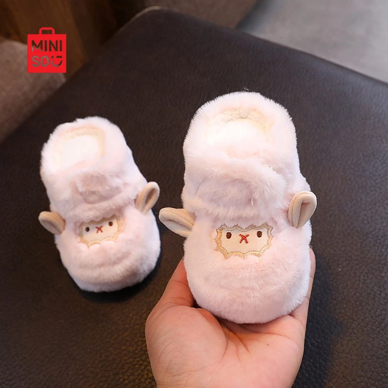 حذاء Miniso 2025 للأطفال من عمر 0 إلى 12 شهرًا، نعل ناعم مبطن بالصوف للشتاء للمشايات الأولى لحديثي الولادة والرضع #2