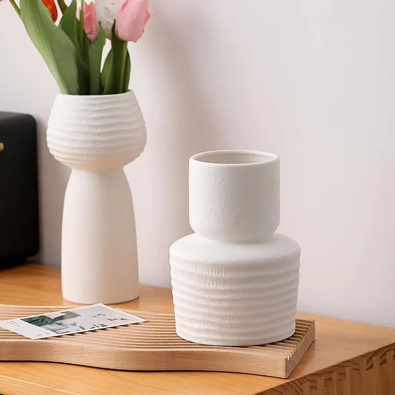 

Простая полосатая керамическая ваза для цветов: модный декоративный элемент для живых или сухих цветов, для дома, общежития, спальни, рабочего стола.