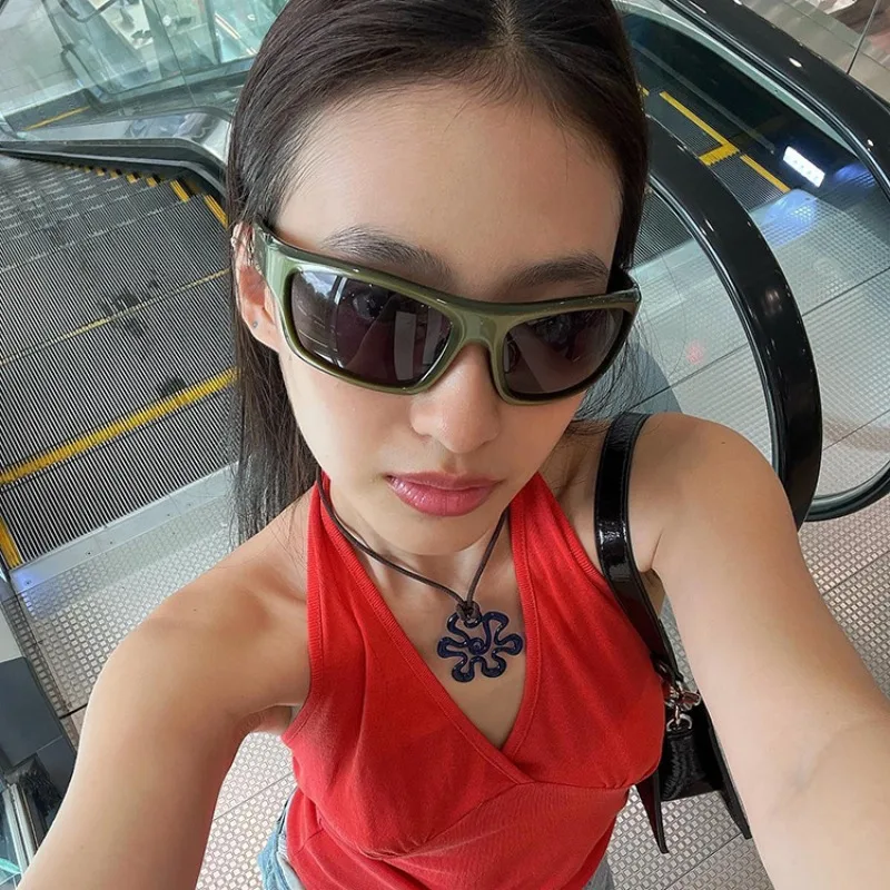 Fashion Women's Summer Sun Shading Surround Sunglasses New Men's UV Protection Sun Glasses Sexy Women and Hot Girls Eyewear
