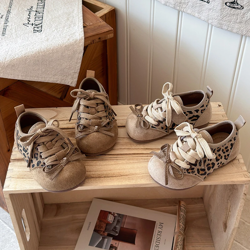 Girls Leopard Print Casual Shoes Lace Up Children Round Toe Flats Shoes Soft Sole Kids Retro Walking Sneakers Spring Autumn
