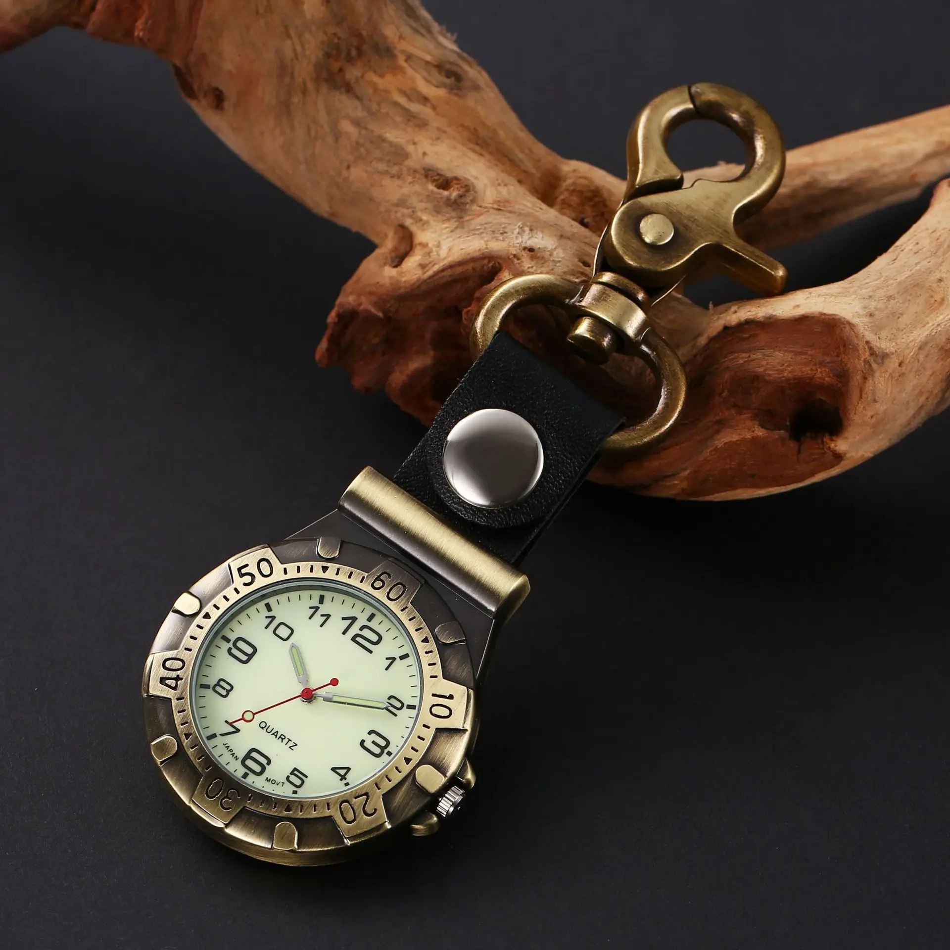 2025 ساعة تسلق الجبال الجديدة كوارتز للجنسين الشرير ساعة معلقة مضيئة اشراق ممرضة ساعة الرياضة في الهواء الطلق معلقة وات