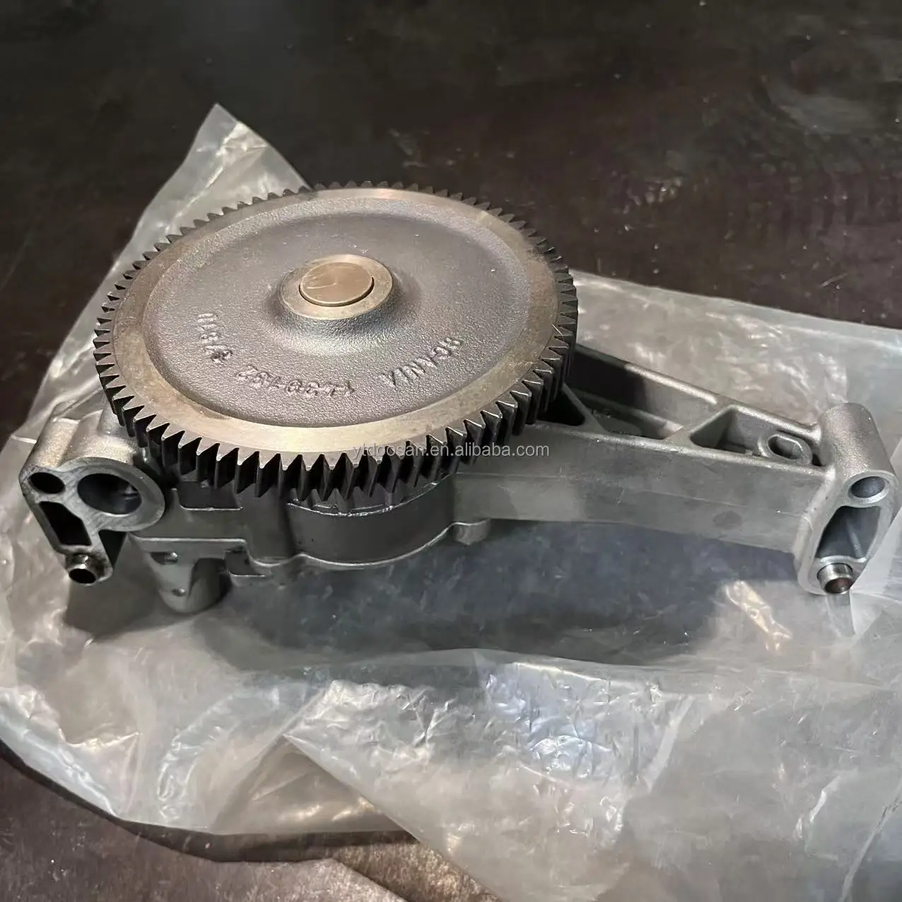 

Bob Hyuandai Excavator Spare Parts Construction Machinery Industry Genuine Parts 400915-00552-EP Oil Pump