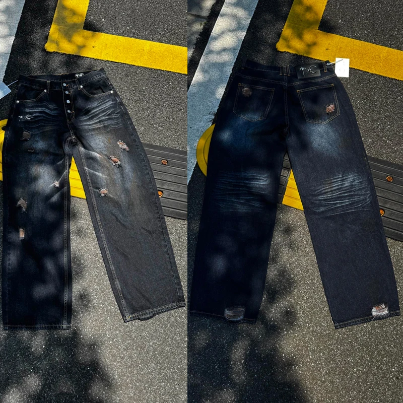 

25SS Thug Клубные джинсы унисекс High Street Ретро Старые грязные свободные рваные брюки Классические джинсовые брюки со звездой и луной с металлическим логотипом