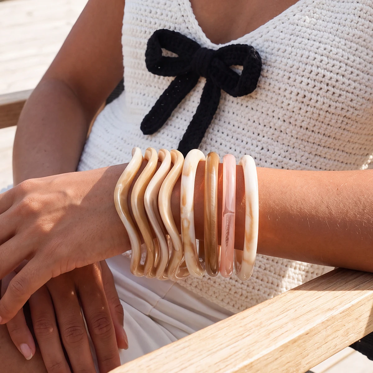8pcs Irregular Resin Bangle Bracelet Set for Women Vintage Wavy Neutral Color Stackable Bangles Fashion Daily Jewelry Gifts New