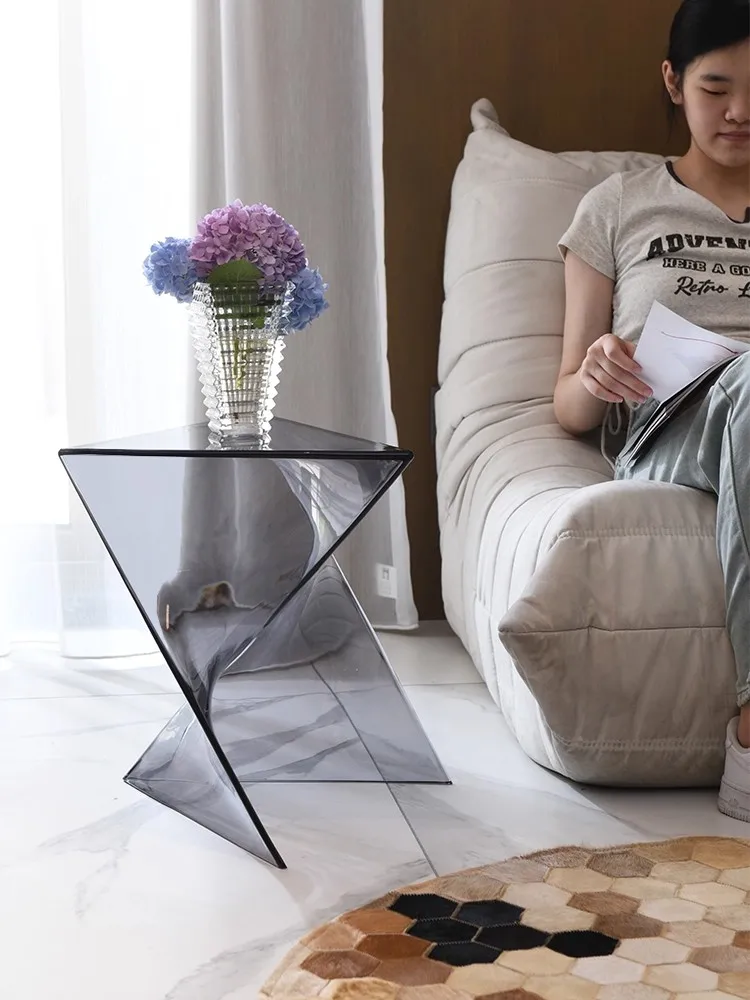 European Style Modern Art creativity Design Small Apartment Type Tea Table Living Room Exquisite Decoration Small Side Table