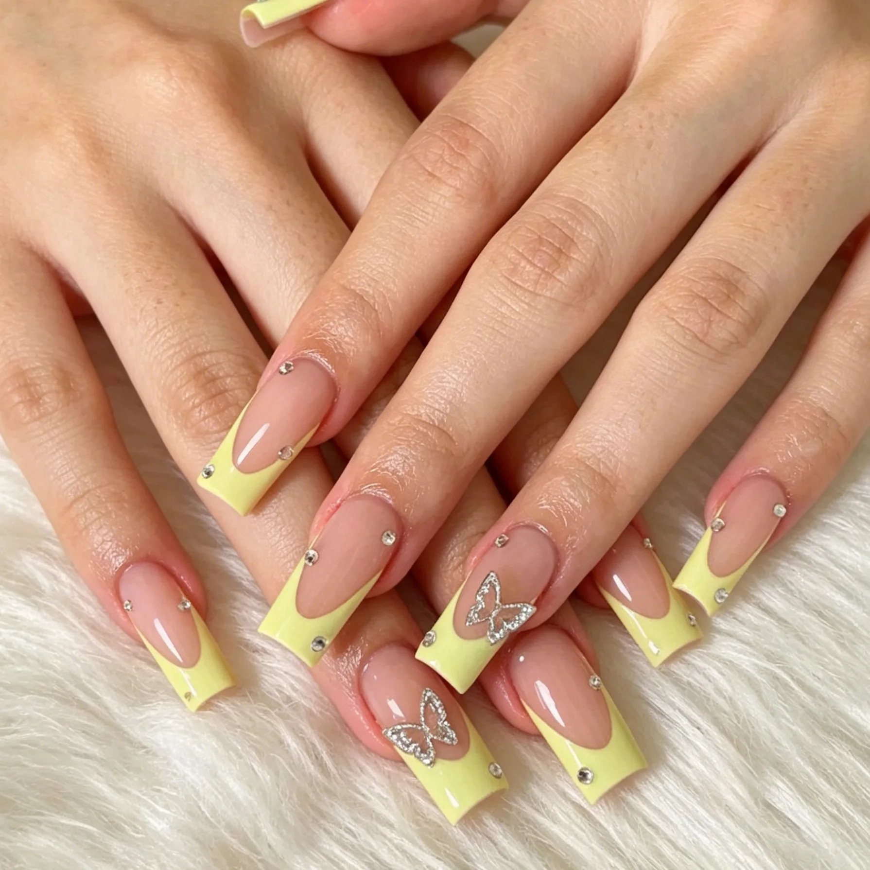 

24 pieces of nail art spring small fresh yellow French butterfly nude medium rectangular wearing armor