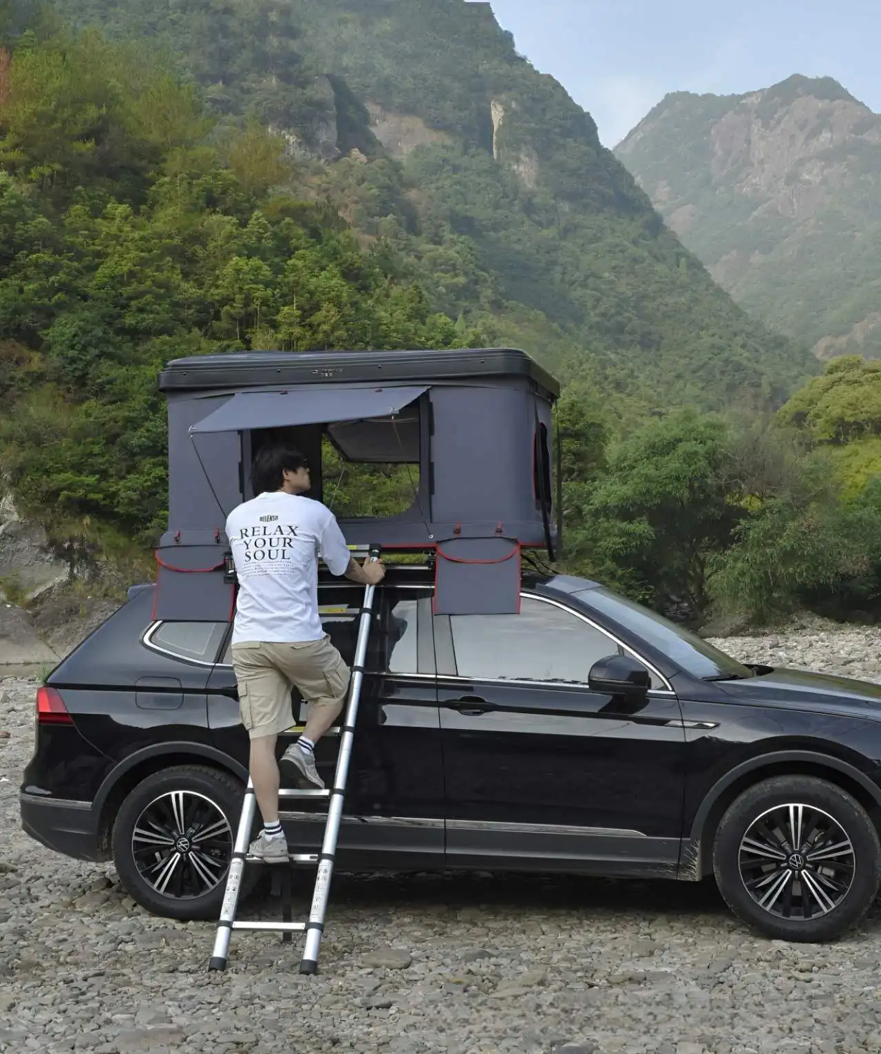 Fully automatic rooftop tent SUV off-road vehicle folding rooftop tent large capacity stable tent