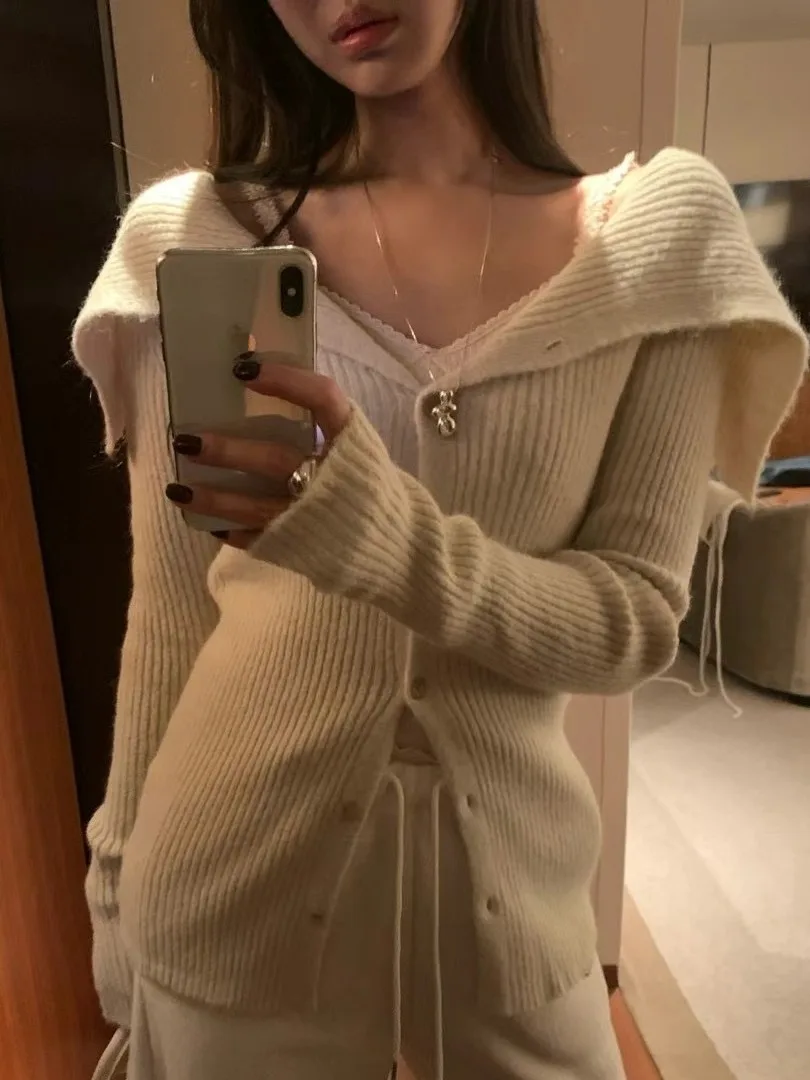 Korean Sle High-End Knitted Sweater Women's Single Button Slimming Pure Desire Faion Autumn 2025 Personali Neline