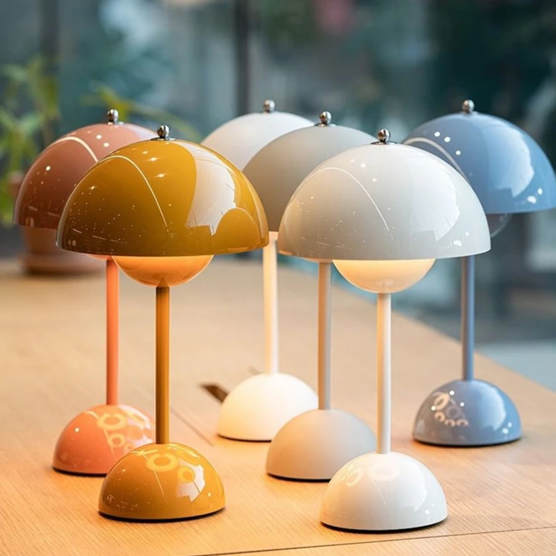 

Danish Designer Bud Table Lamps Creative Mushroom LED Lamp Touch Switch Plug Makaron Bedside Lamp for Bedroom Bar Living Room