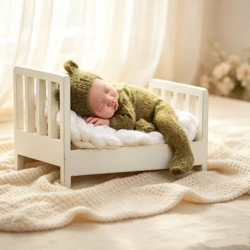 Vintage Mini Wooden Bed Newborn Posing Prop For Baby Boy Girl Indoor Studio Portrait Photoshoot Scene Auxiliary Accessory