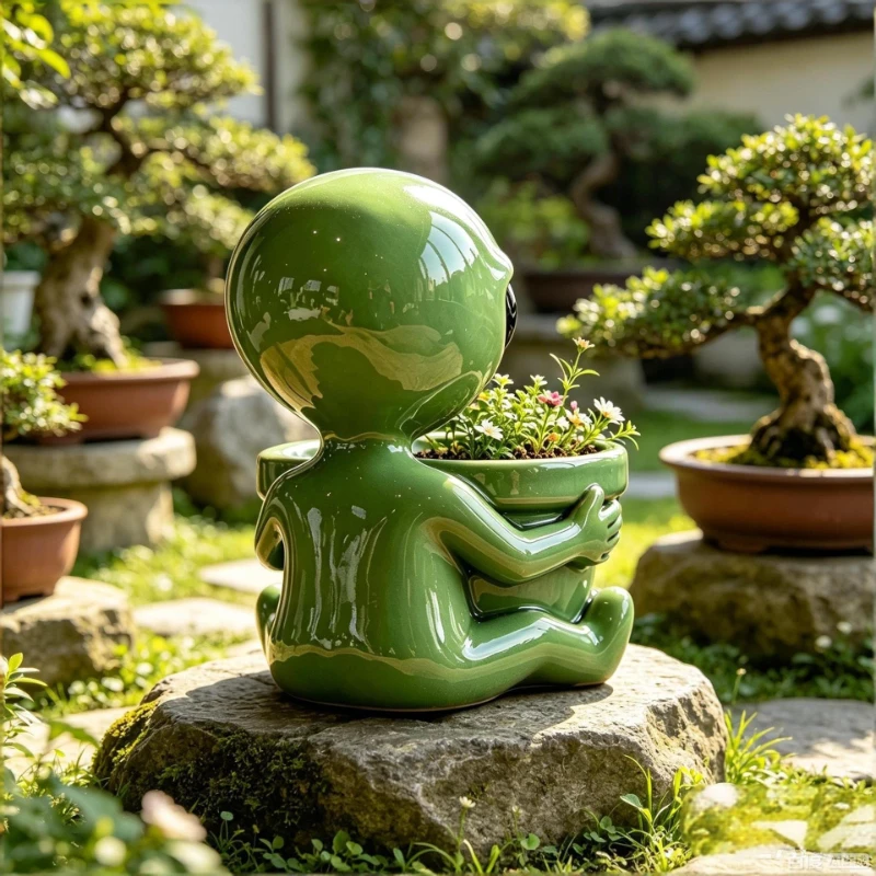Resin Alien Figurine Holding Flower Pot Garden Decor, Alien Statue Planter Holder for Outdoor Yard, Sci Fi Landscaping Ornament
