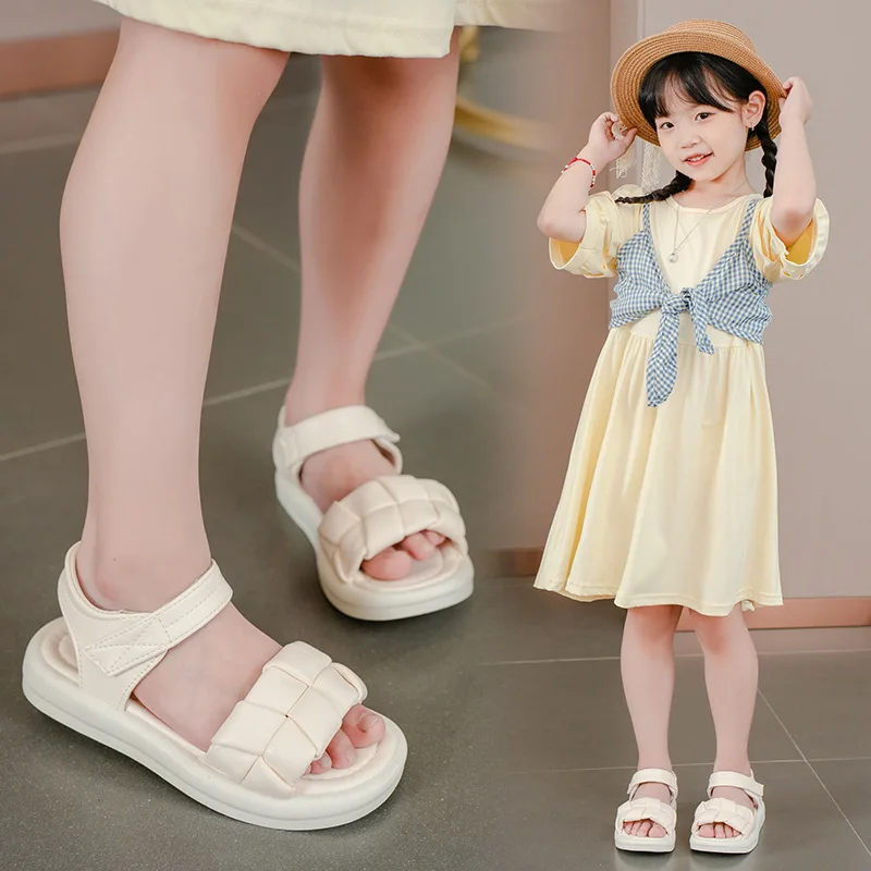 Mädchen Sandale Sommer neue Mode kleines Mädchen Prinzessin Schuhe Kinder Student weichen Boden Strand flache Kinder Sandalen schwarz