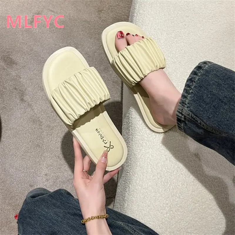 Women's slippers 2023 summer new pleated flat bottoms are versatile and wear soft soled sandals