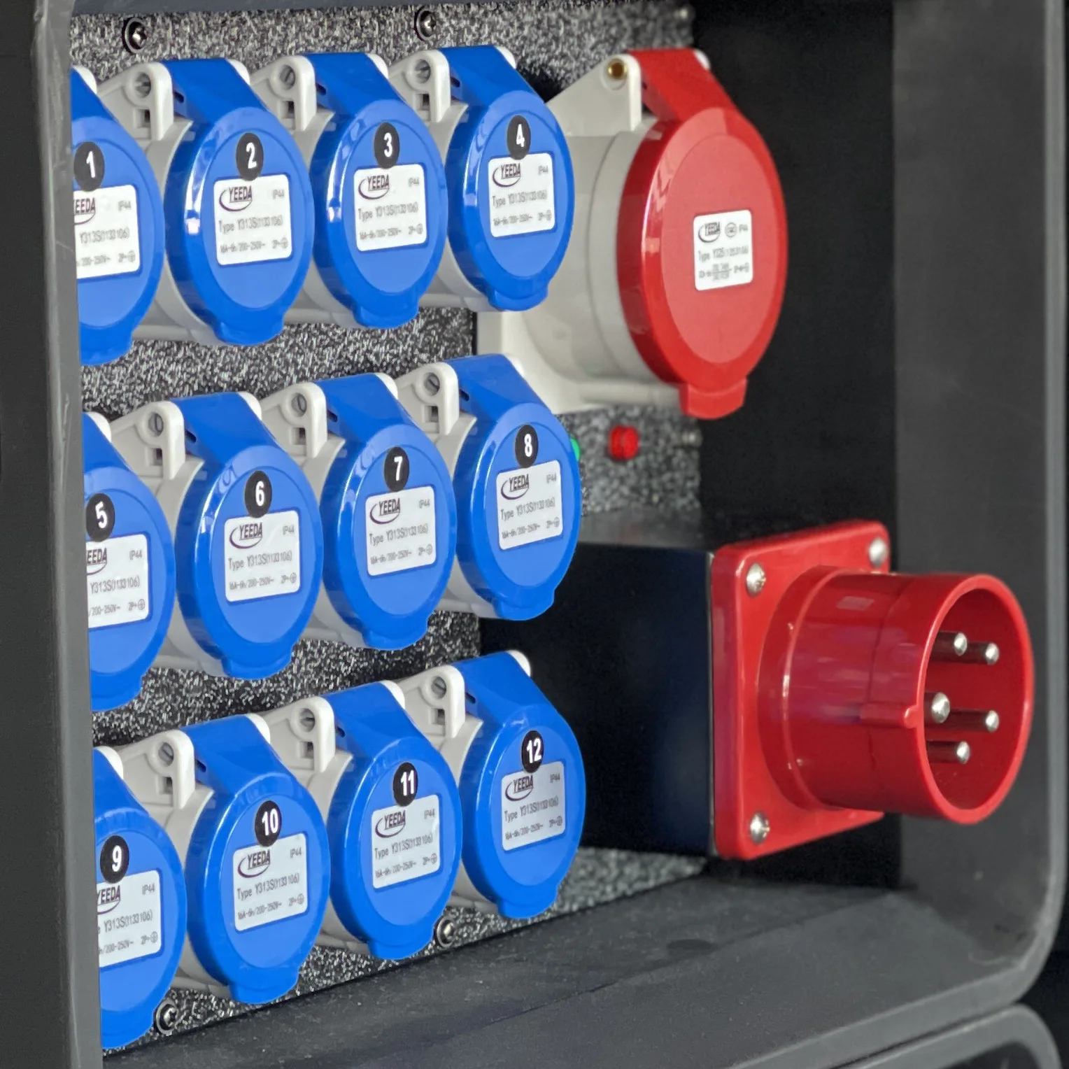 Waterproof Power Pack In-63A Out-12Ch*16A(3-Core) Dimmer Pack Power Distribution Distro Box for Stage